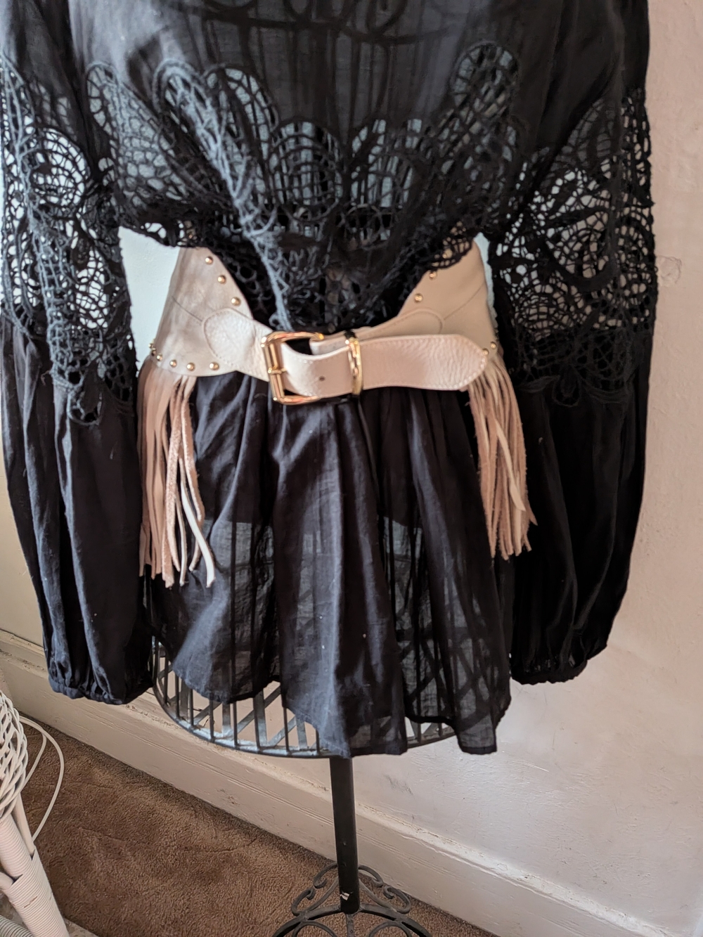 NWT! B-Low the Belt Beige Fringed Wide Waist Belt with Gold Buckle - Picture 2 of 10